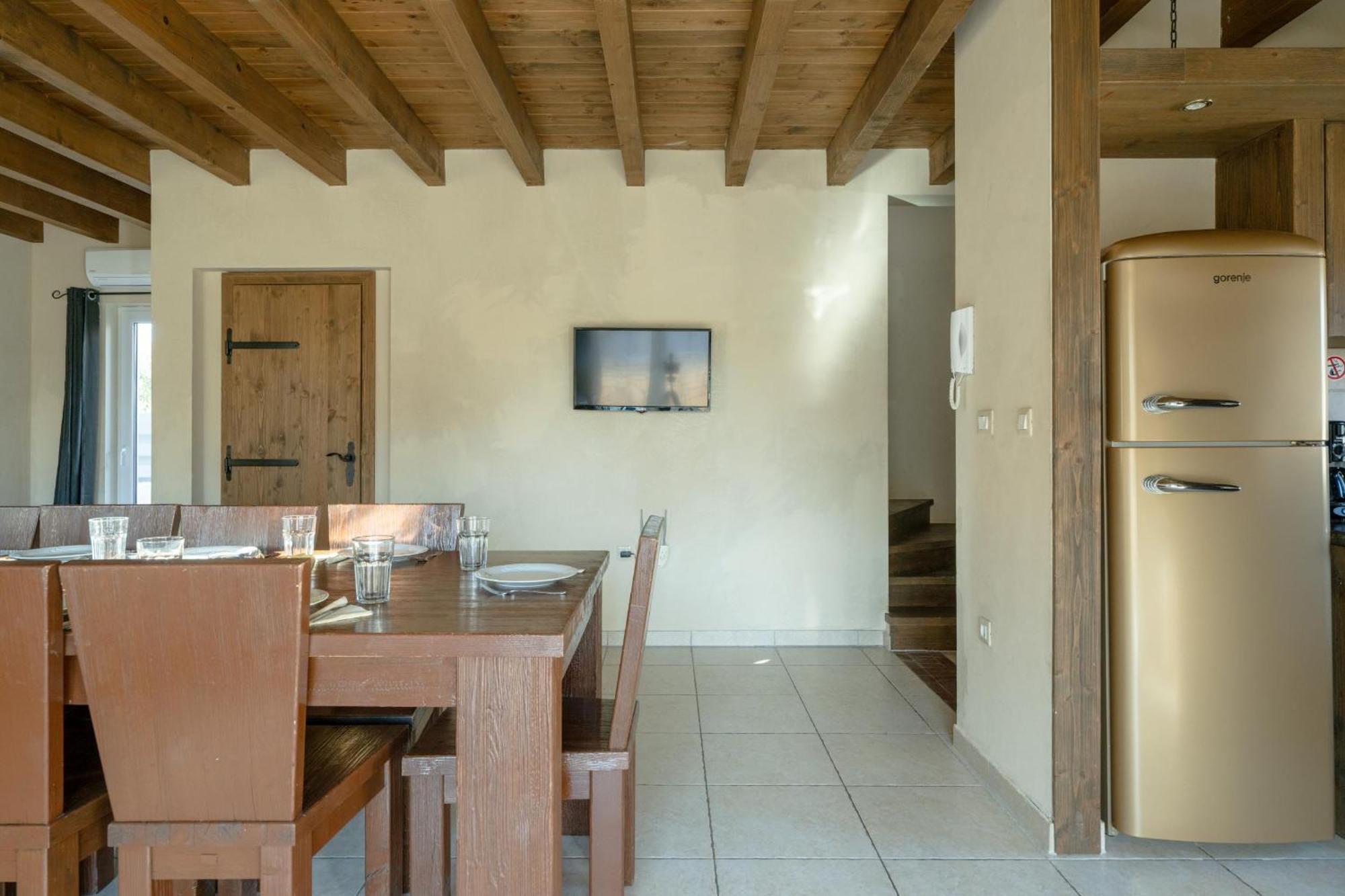 Villa Castagna Near The Sea With Private Pool And Sauna Premantura Ngoại thất bức ảnh