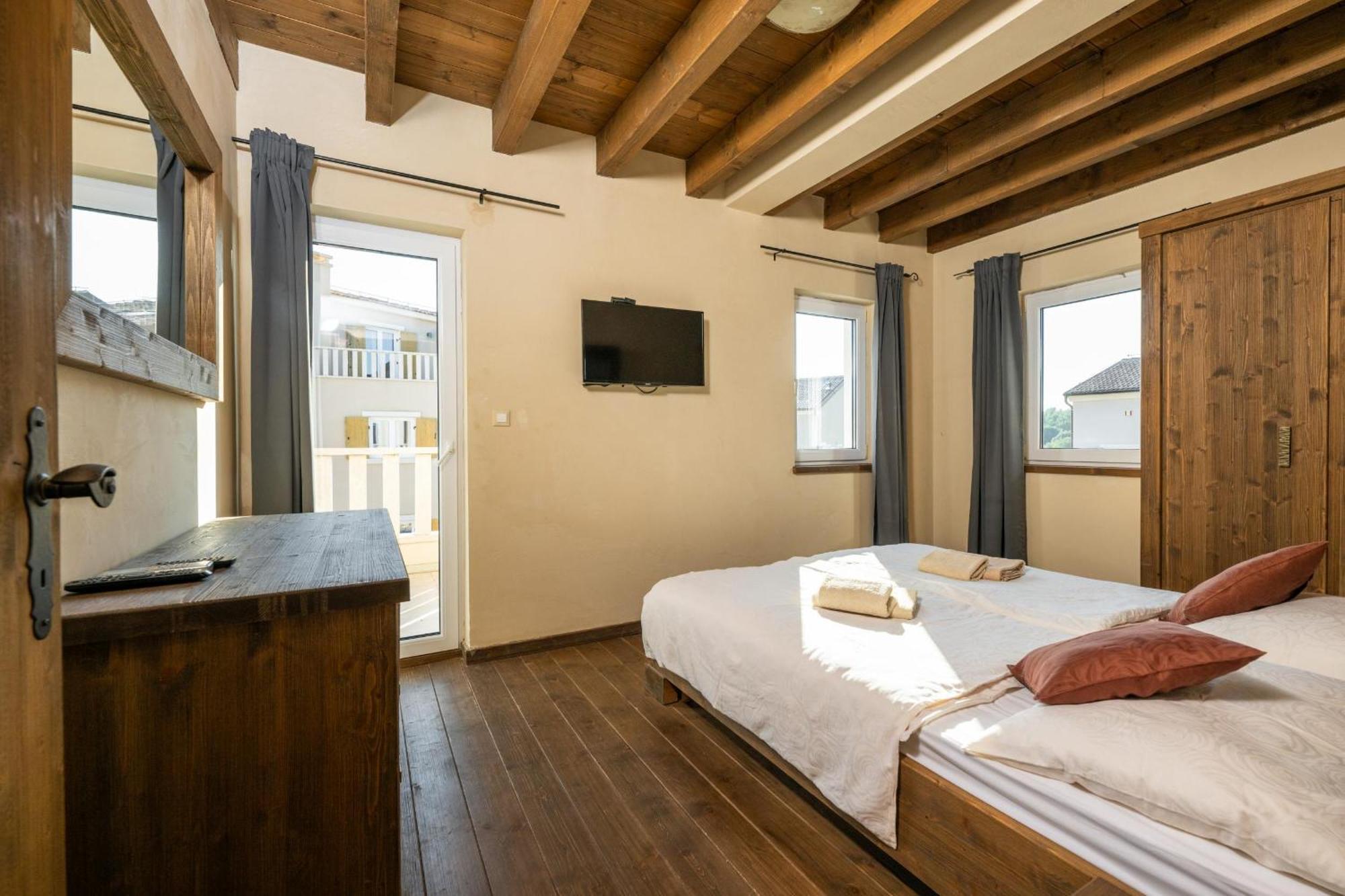 Villa Castagna Near The Sea With Private Pool And Sauna Premantura Ngoại thất bức ảnh