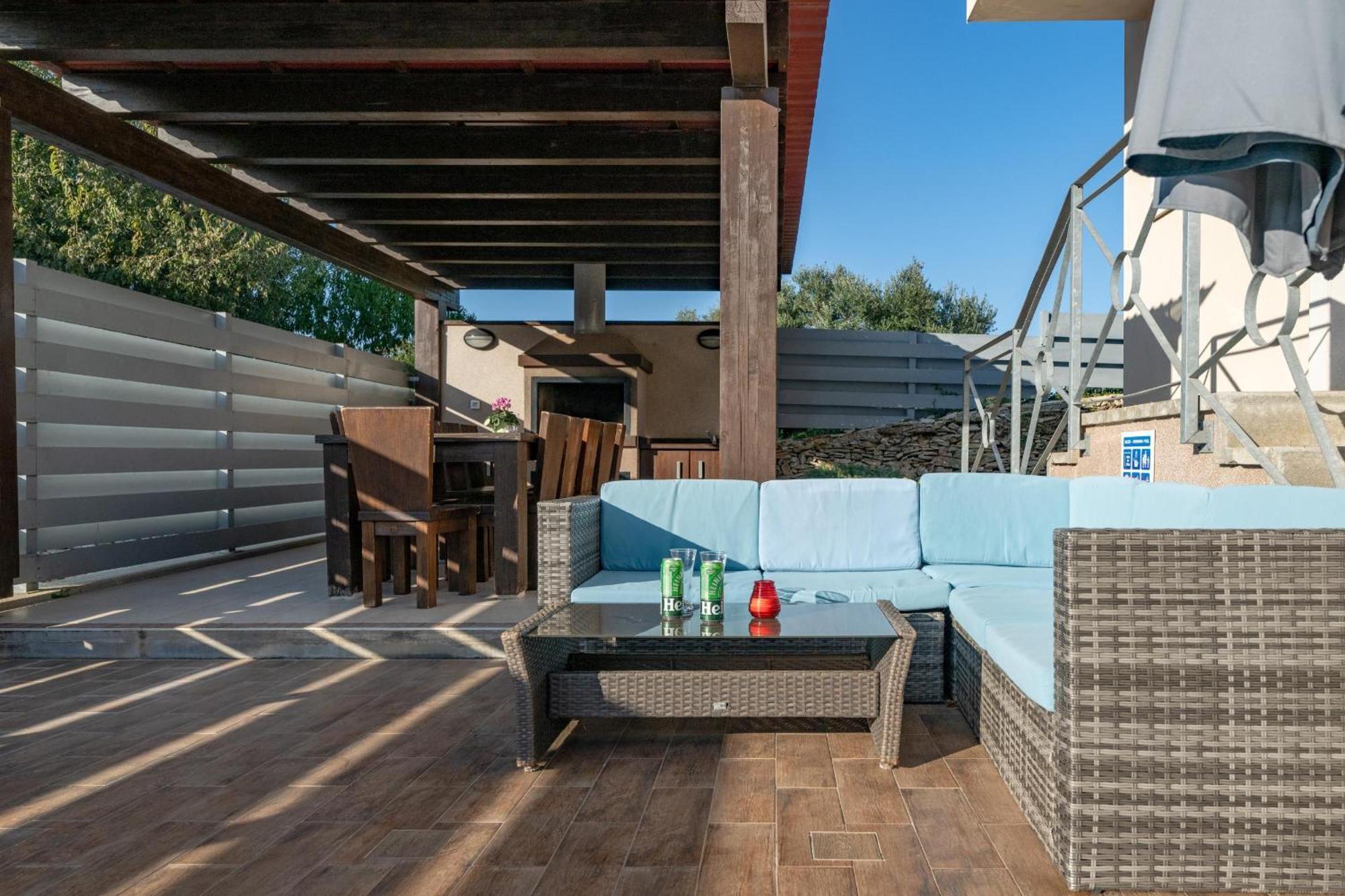 Villa Castagna Near The Sea With Private Pool And Sauna Premantura Ngoại thất bức ảnh