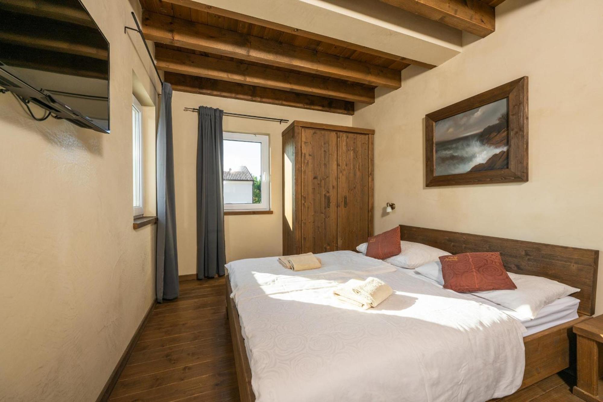 Villa Castagna Near The Sea With Private Pool And Sauna Premantura Ngoại thất bức ảnh