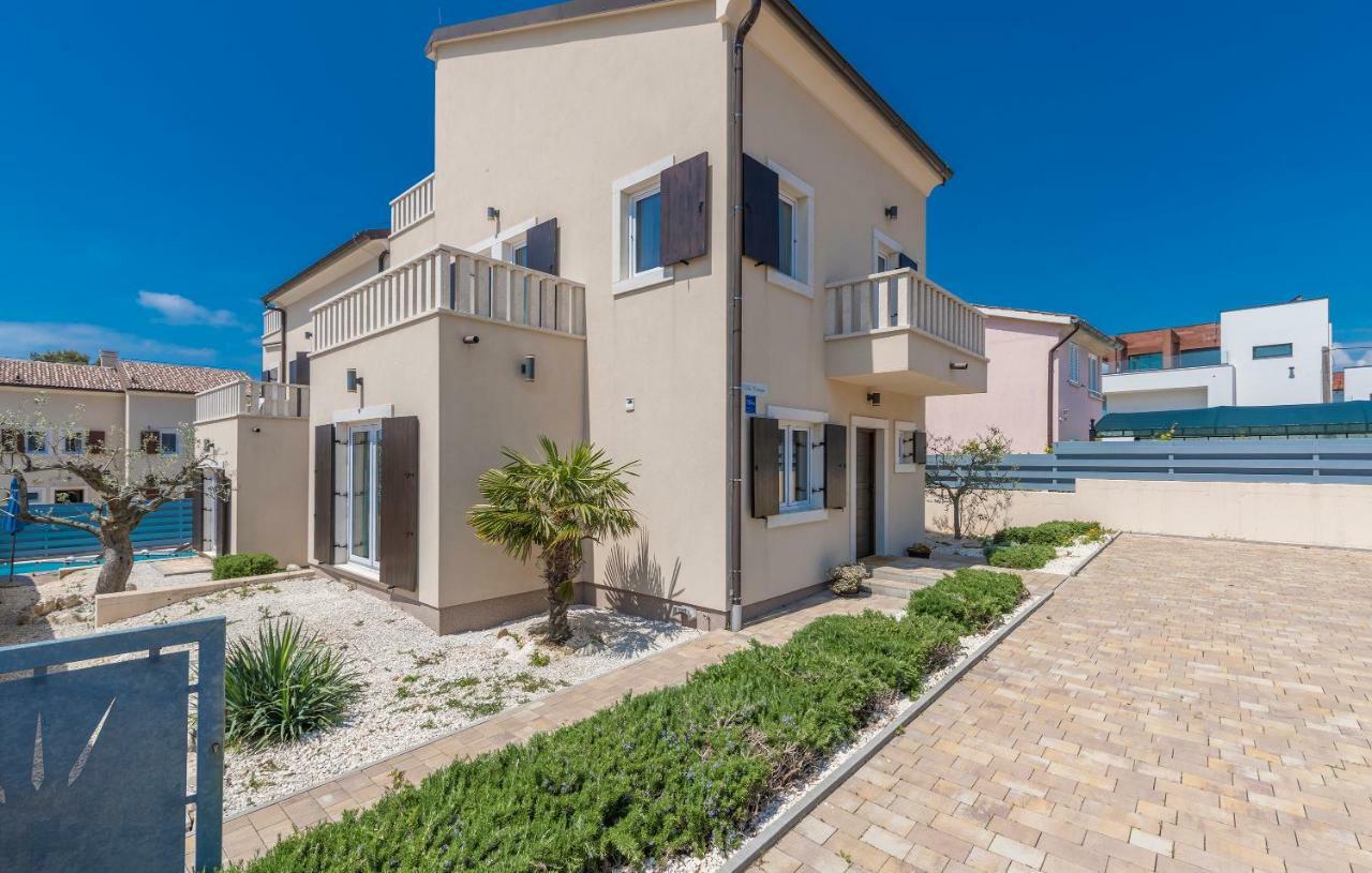 Villa Castagna Near The Sea With Private Pool And Sauna Premantura Ngoại thất bức ảnh