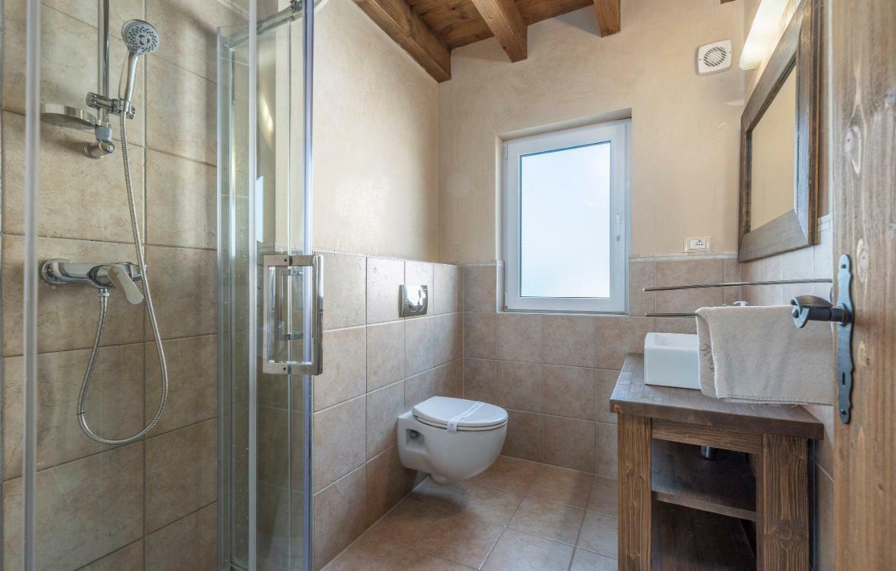 Villa Castagna Near The Sea With Private Pool And Sauna Premantura Ngoại thất bức ảnh